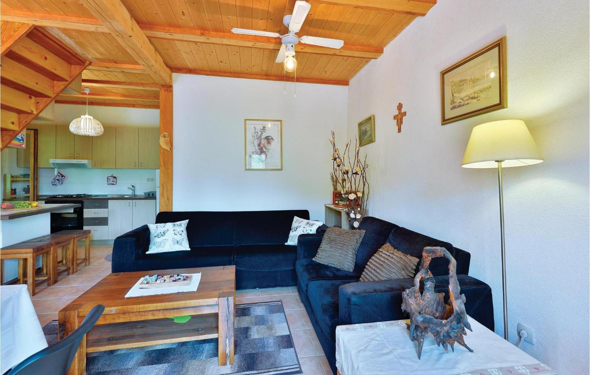2 Bedroom Gorgeous Home In Trstenik Puscanski מראה חיצוני תמונה
