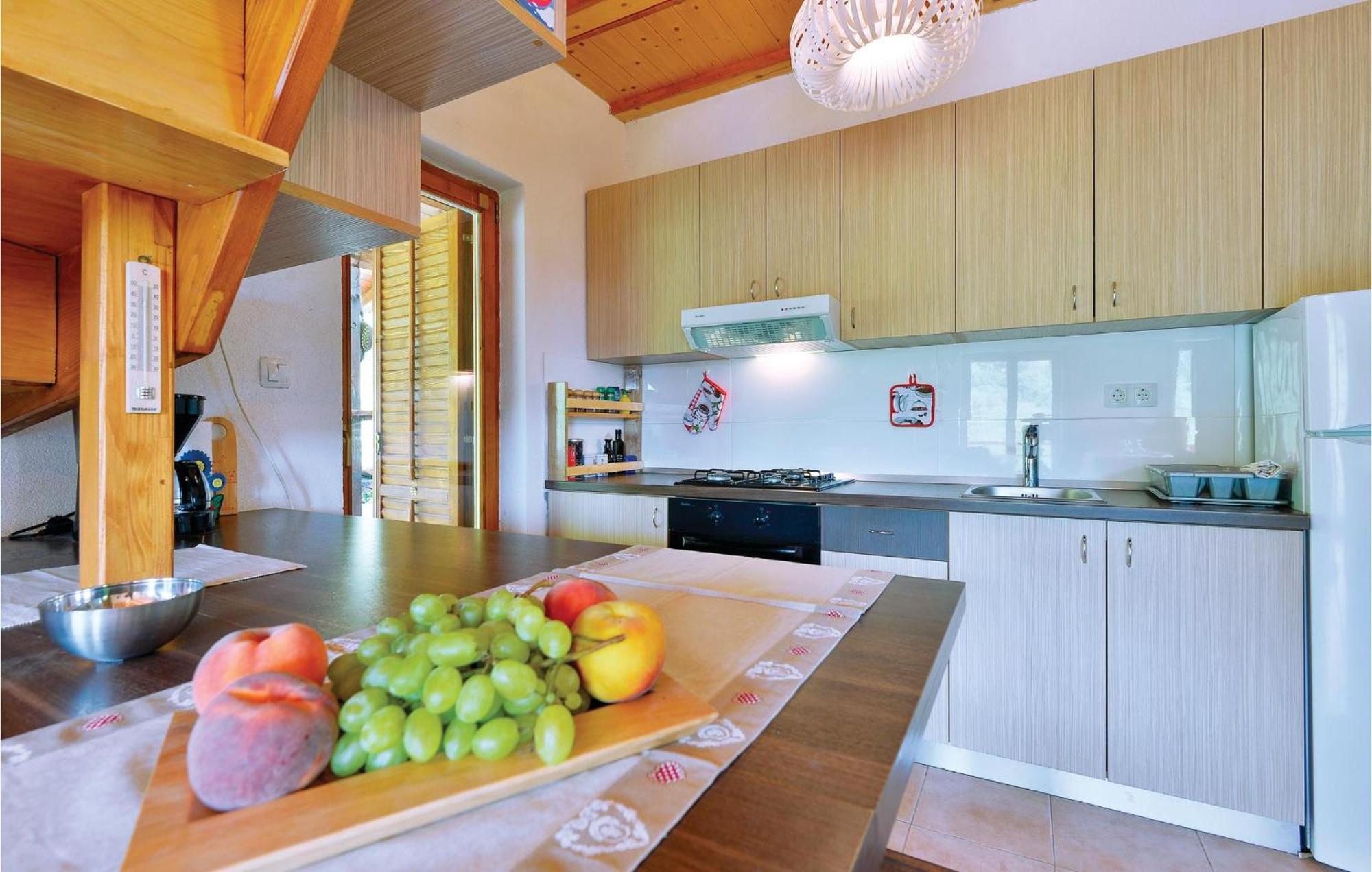 2 Bedroom Gorgeous Home In Trstenik Puscanski מראה חיצוני תמונה
